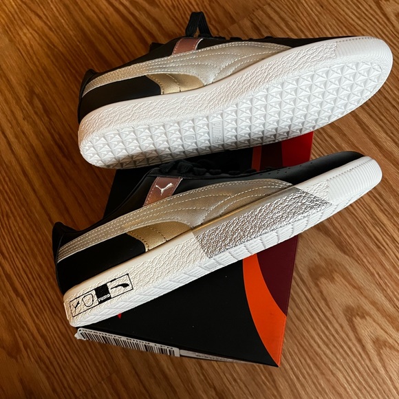 Puma CLYDE HACKED PERF TOE size 8.5 - Picture 3 of 8